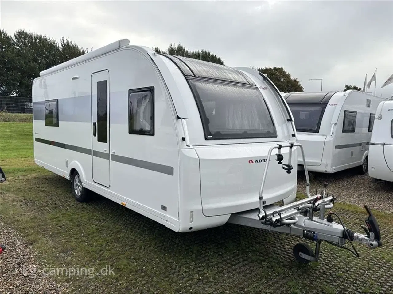 Billede 1 - 2021 - Adria Adora 572 UT Alde   Vognen fremtræder hysterisk velholdt og med lækkert udstyr.