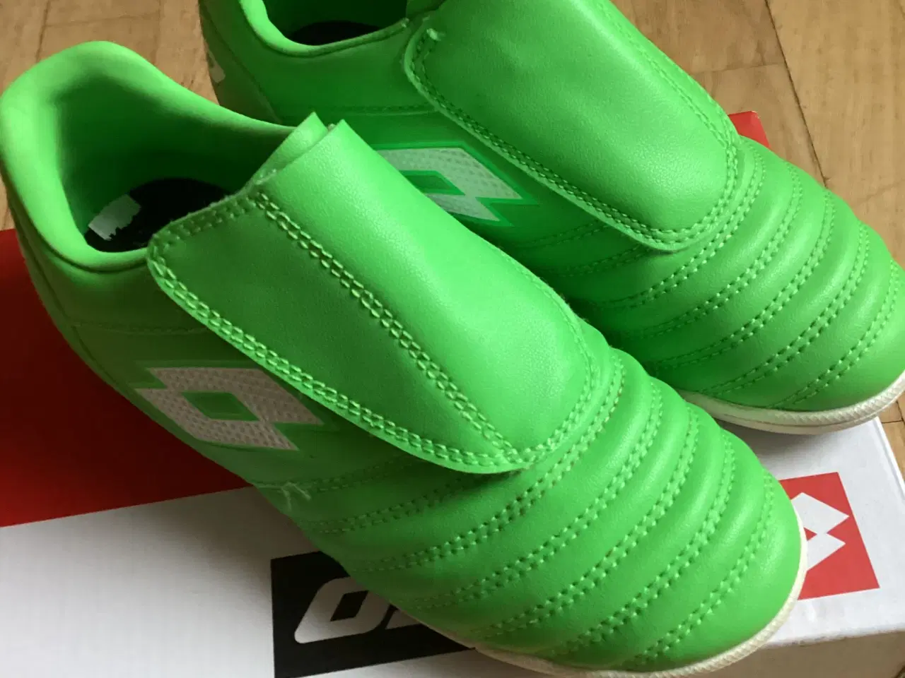 Billede 2 - Indendørssko i grøn med velcro
