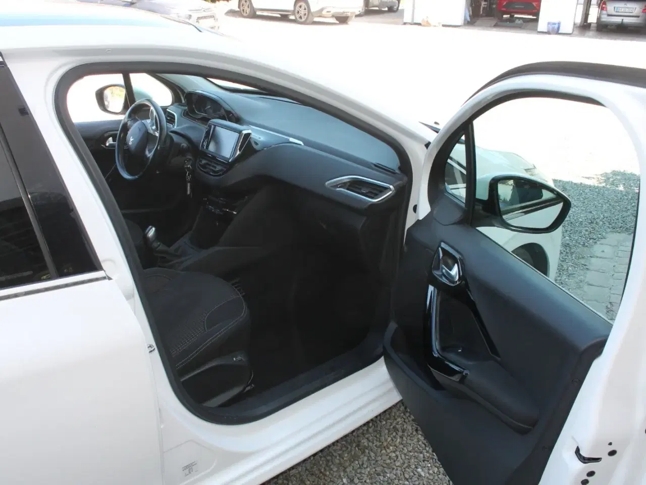 Billede 5 - Peugeot 208 1,5 BlueHDi 100 Prestige Sky