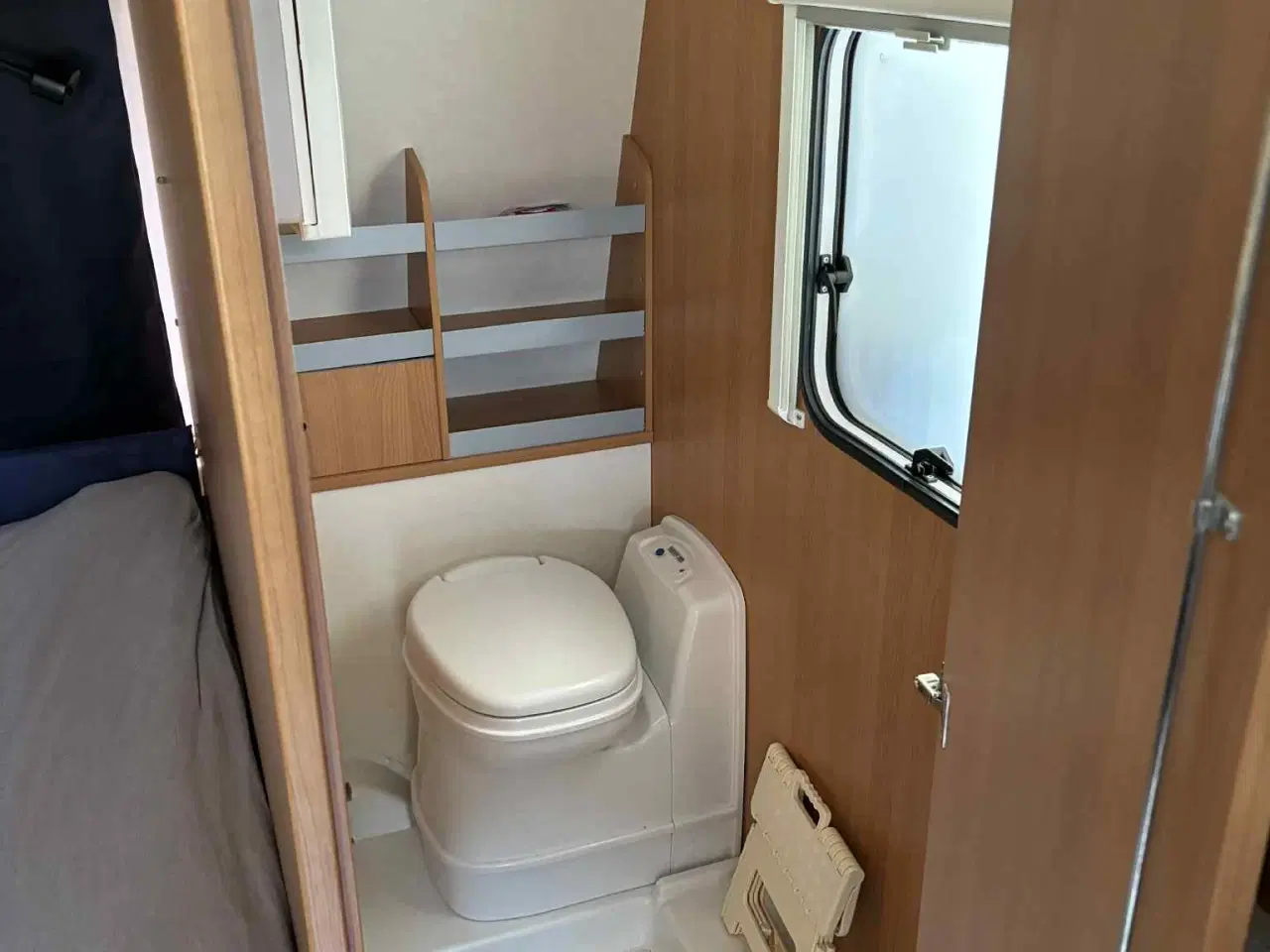 Billede 3 - Campingvogn med køjer 
