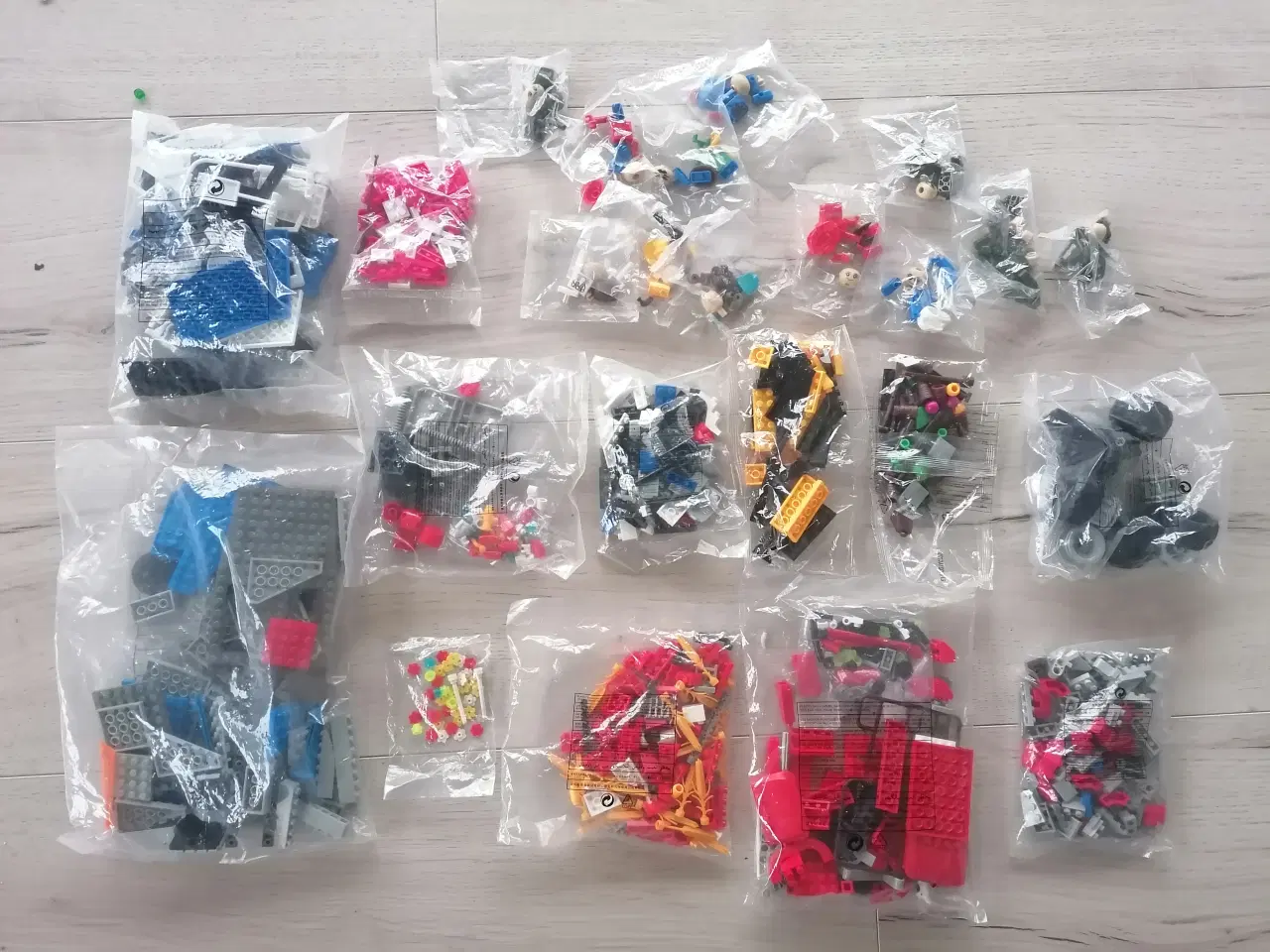 Billede 1 - 75.- for Begge Billeder  "LEGO" BanBao Blandet 