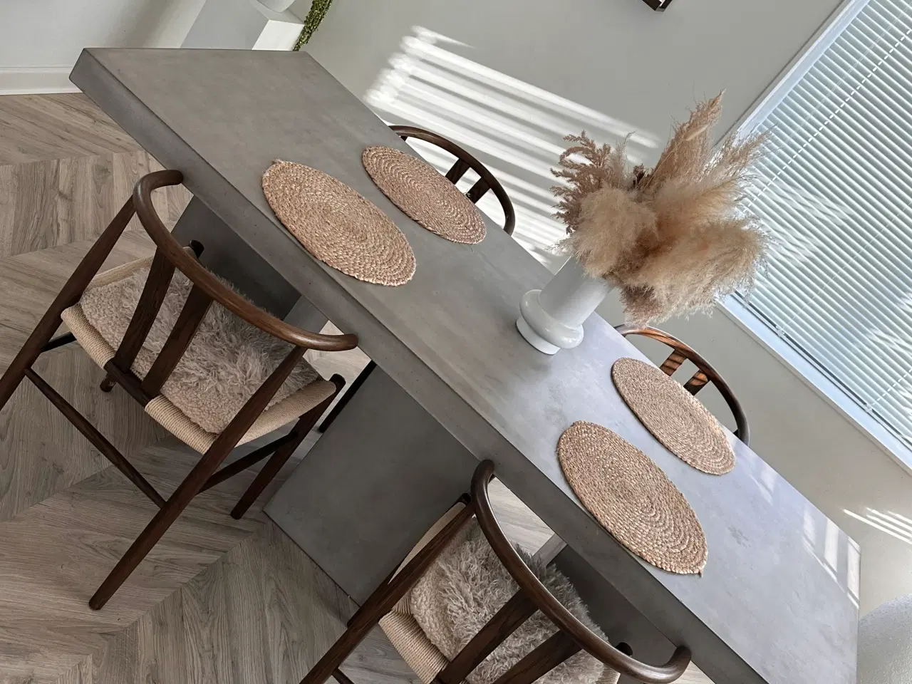 Billede 6 - Betonbord med 3 søjler 