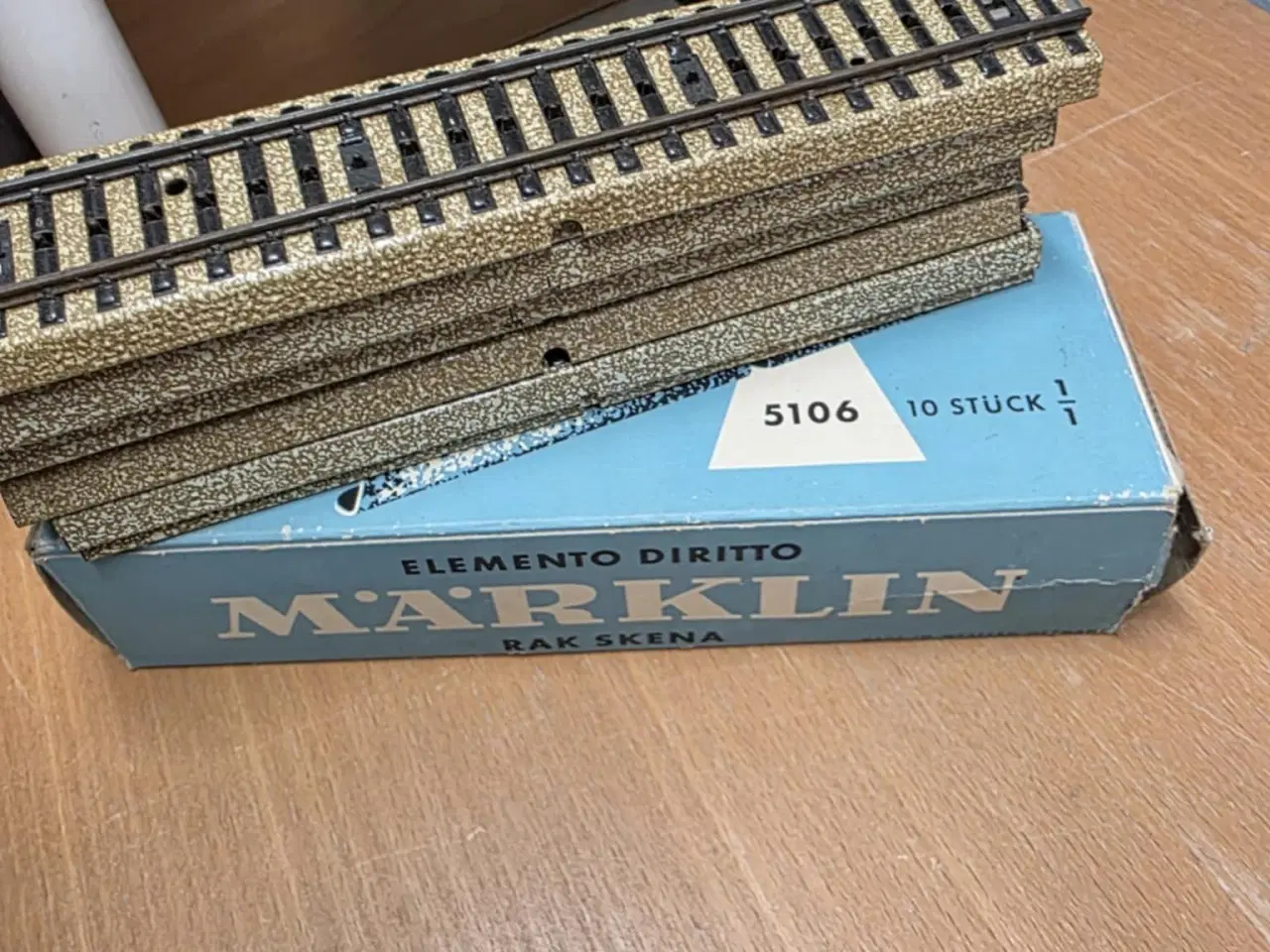 Billede 6 - Märklin skinner, lokomotiv samt vogne