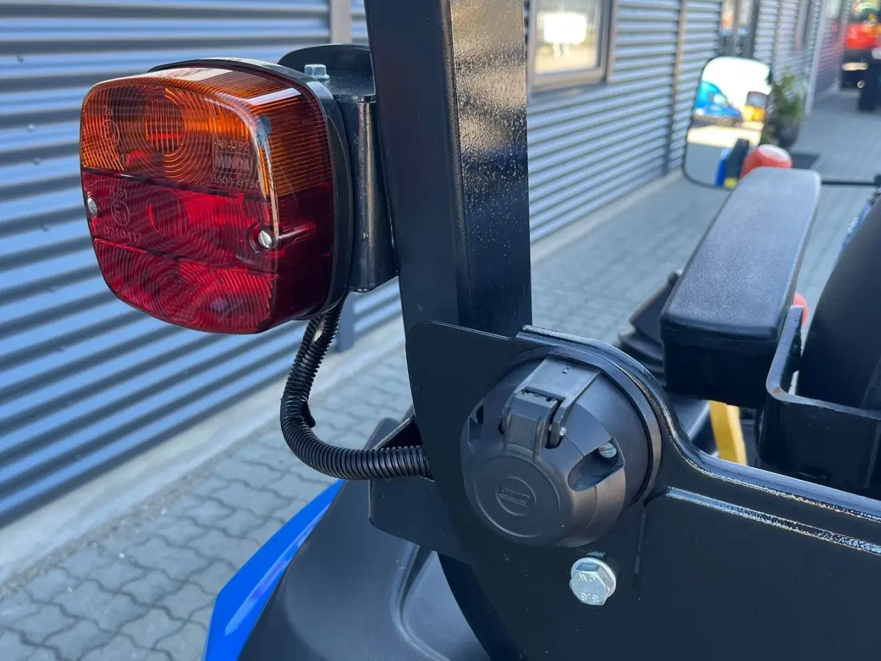 Billede 14 - Solis S26 Shuttle XL Fabriksny 26hk 4WD traktor med vendegear