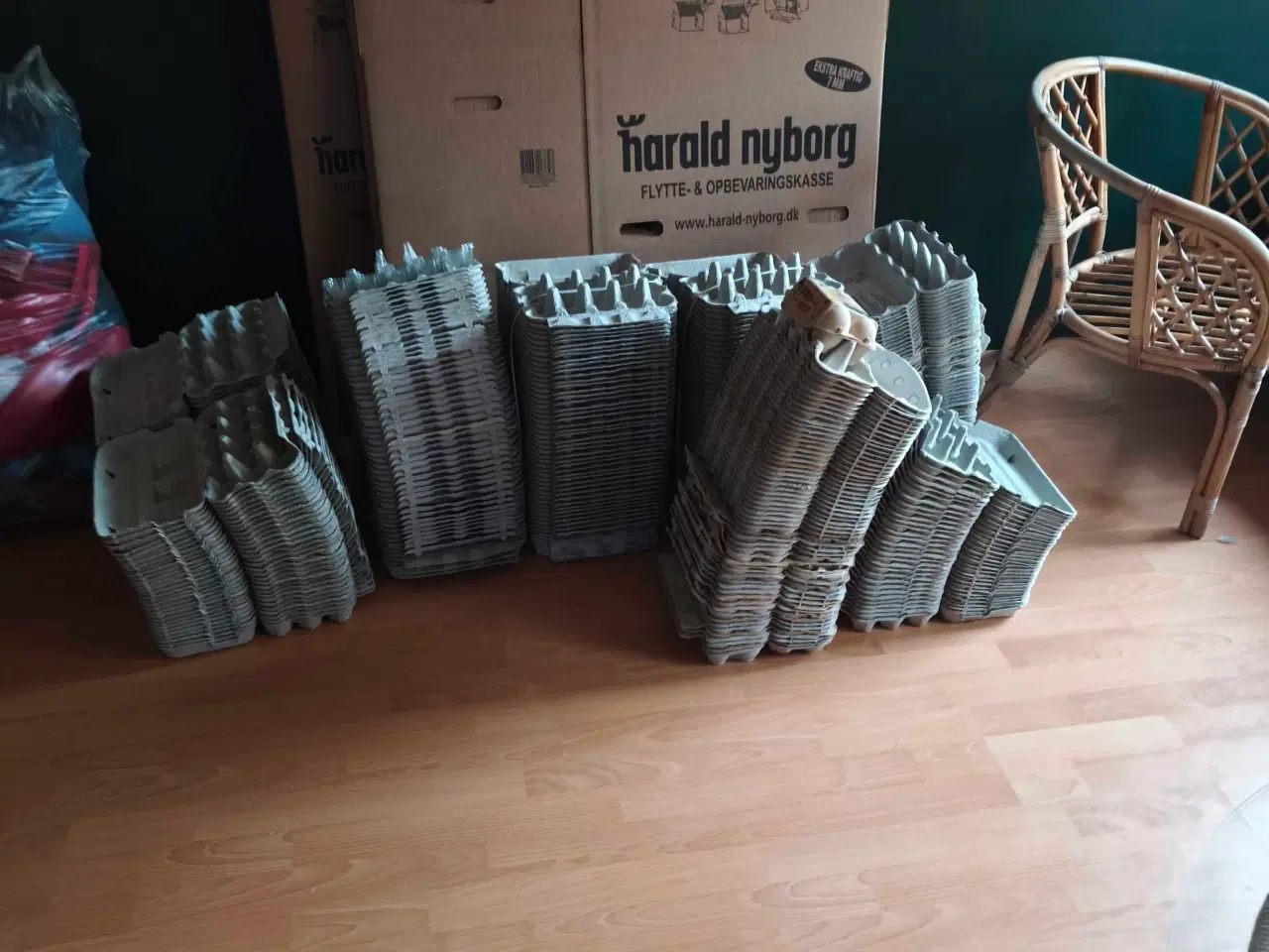 Billede 3 - Masser af æggebakker nogle helt nye