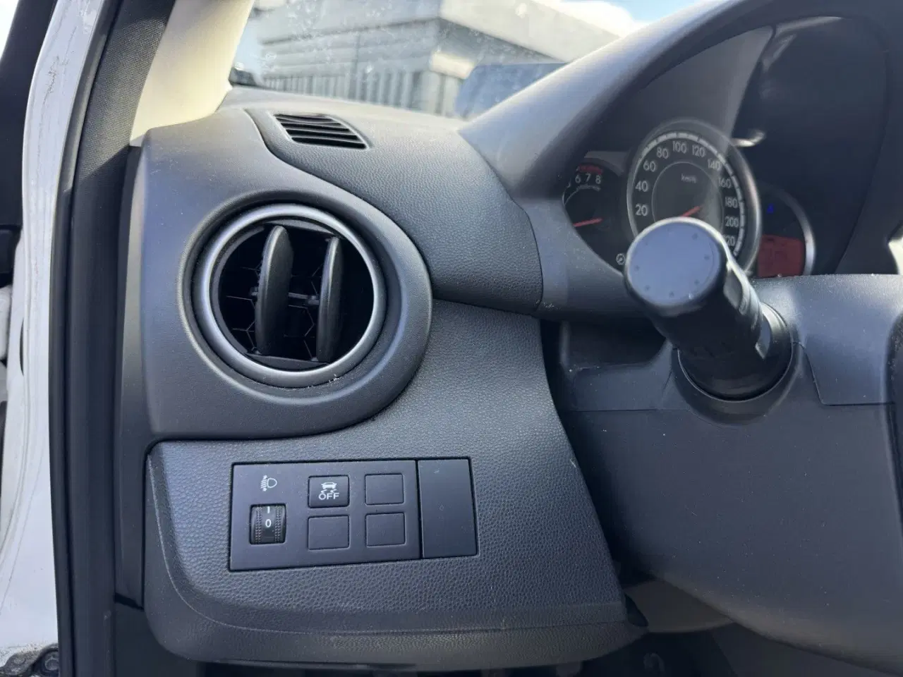 Billede 10 - Mazda 2 1,3 Takara Edition 84HK 5d