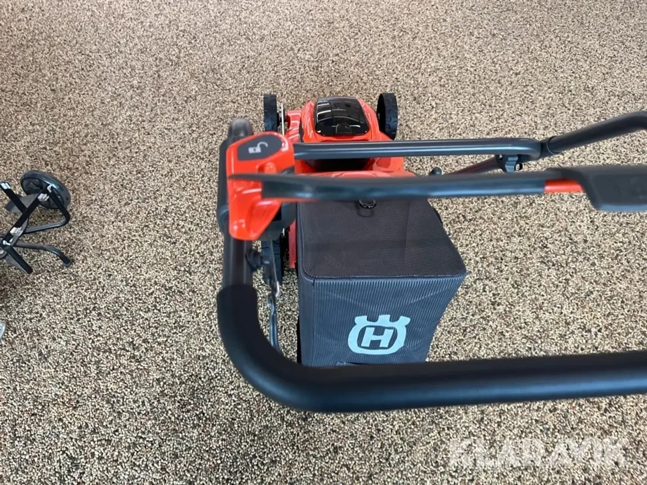 Billede 12 - Græsslåmaskine Husqvarna LC 142iS