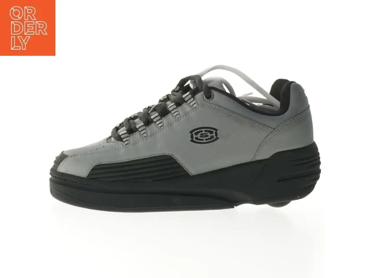 Billede 1 - Grå 3 Wheelers rullesko med snørebånd fra Skechers (str. 41,5 cm)