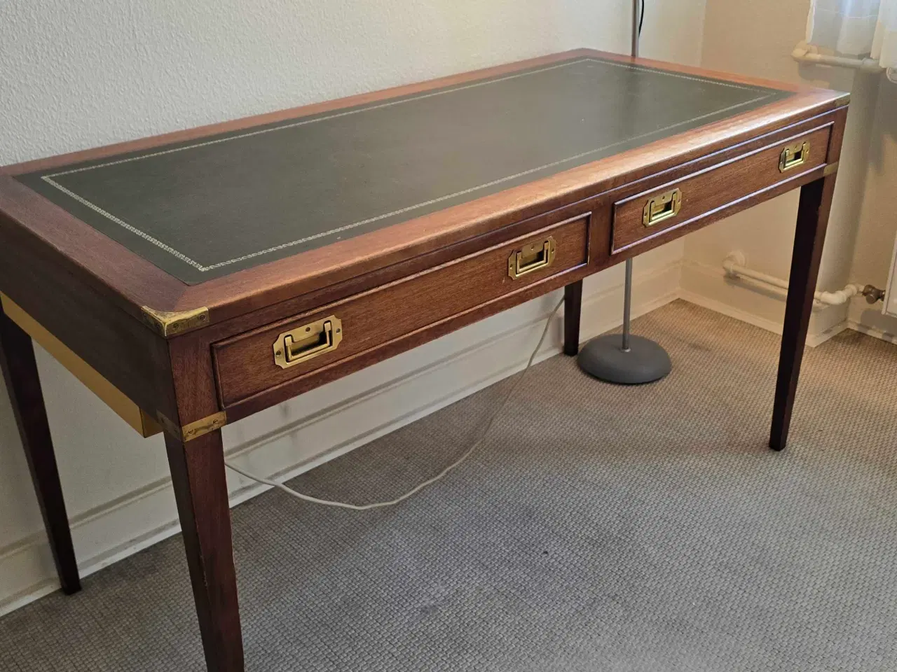 Billede 3 - Maghoni skrivebord i Campaigne stil.