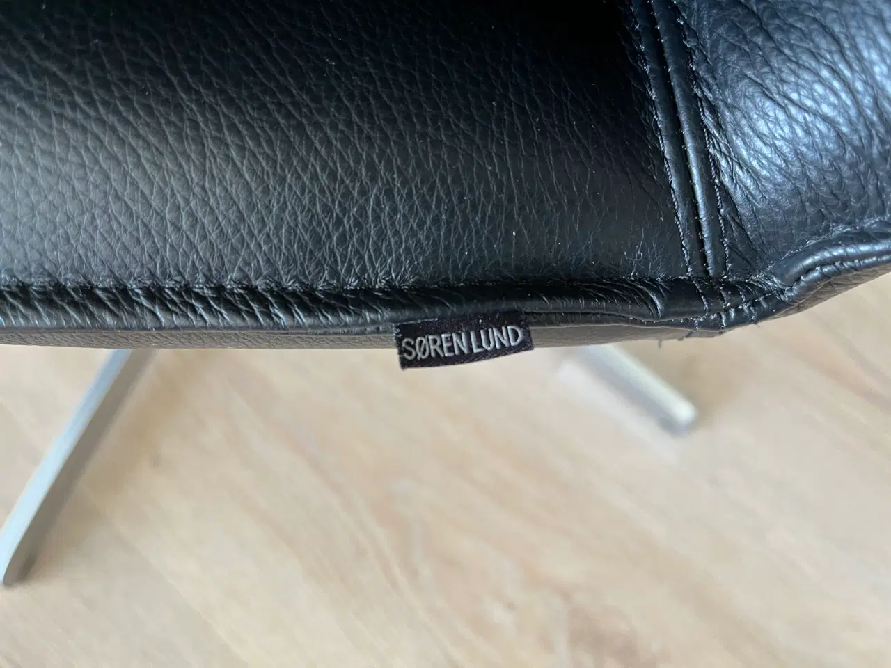 Billede 8 - Søren Lund SL330 Lænestol sort piemonte læder.