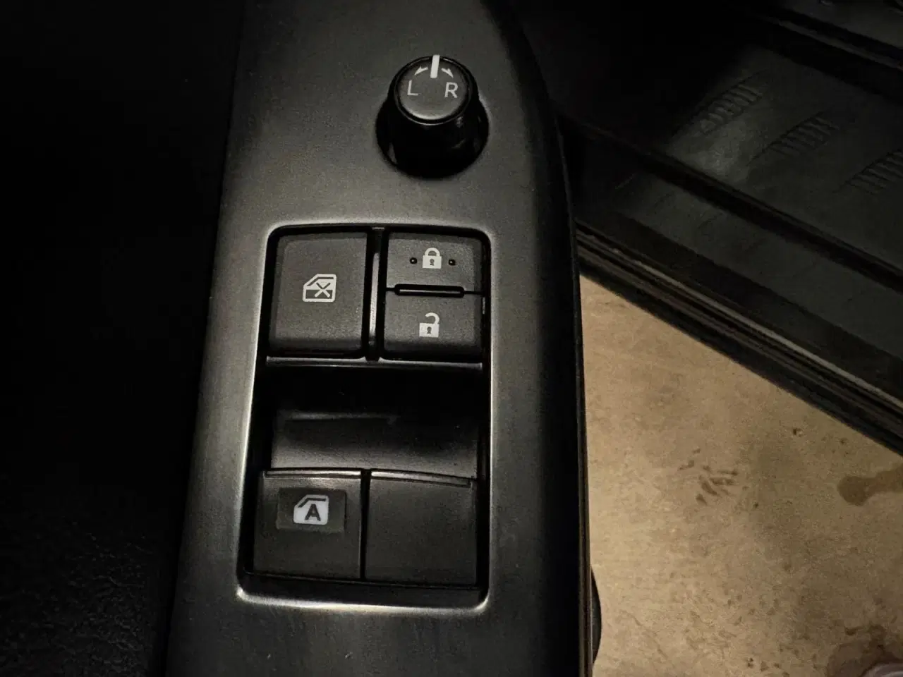 Billede 9 - Toyota HiLux 2,4 D-4D 150 T2 Ex.Kab 4x4