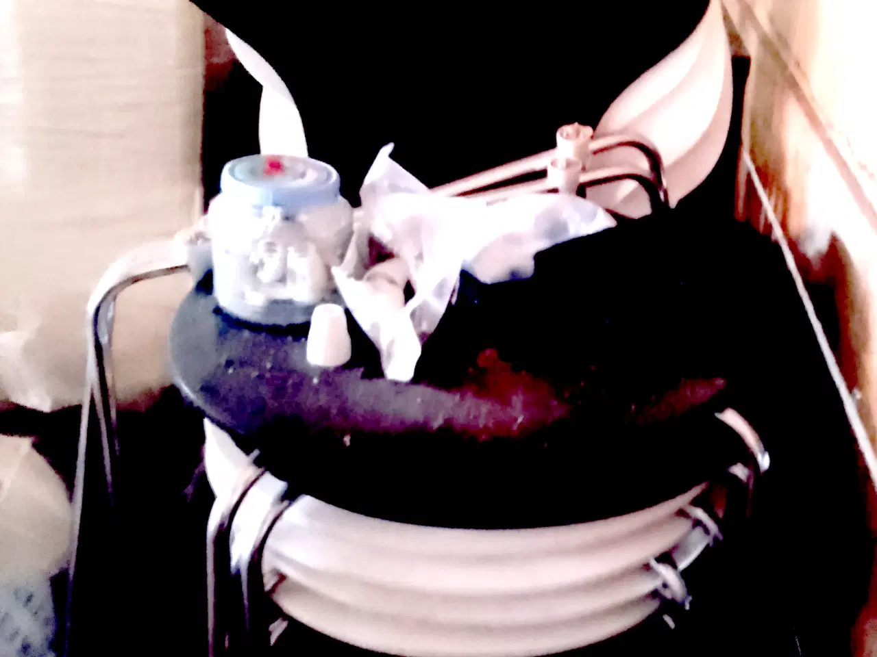 Billede 1 - Skalstole 4 hvide og en sort