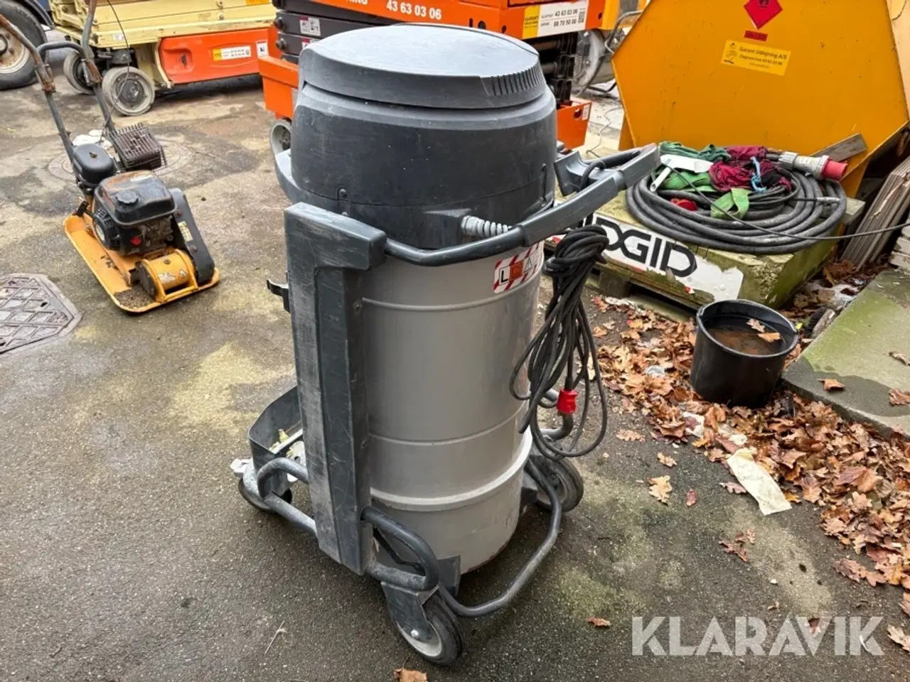 Billede 2 - Industristøvsuger Nilfisk S2 L