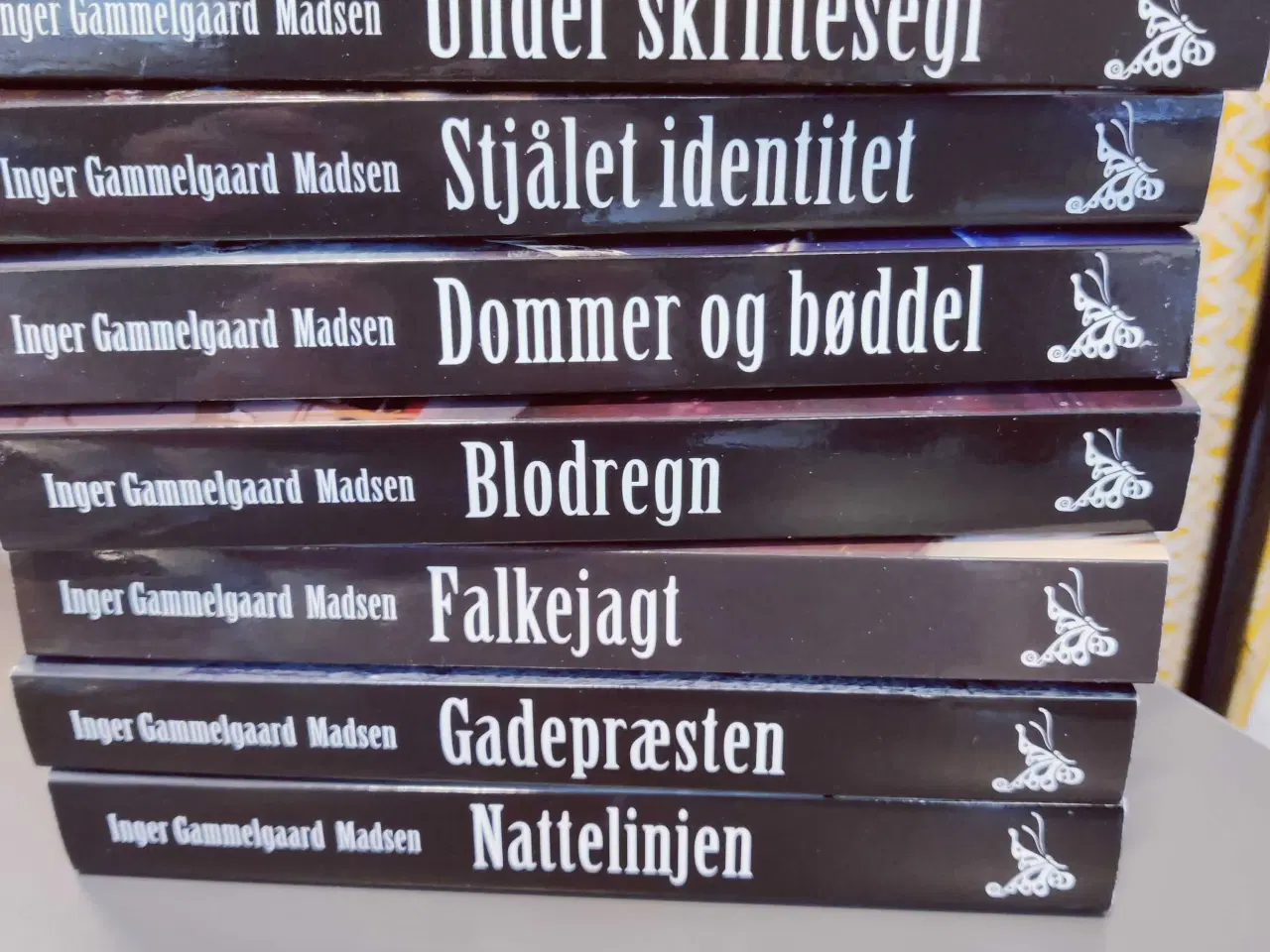 Billede 2 - Krimi - Mari Jungstedt og Inger Gammelgaard Madsen