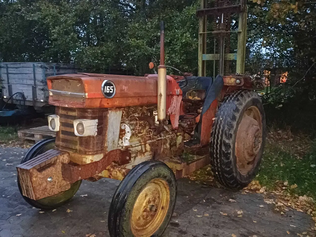 Billede 2 - Traktor med byggelift 