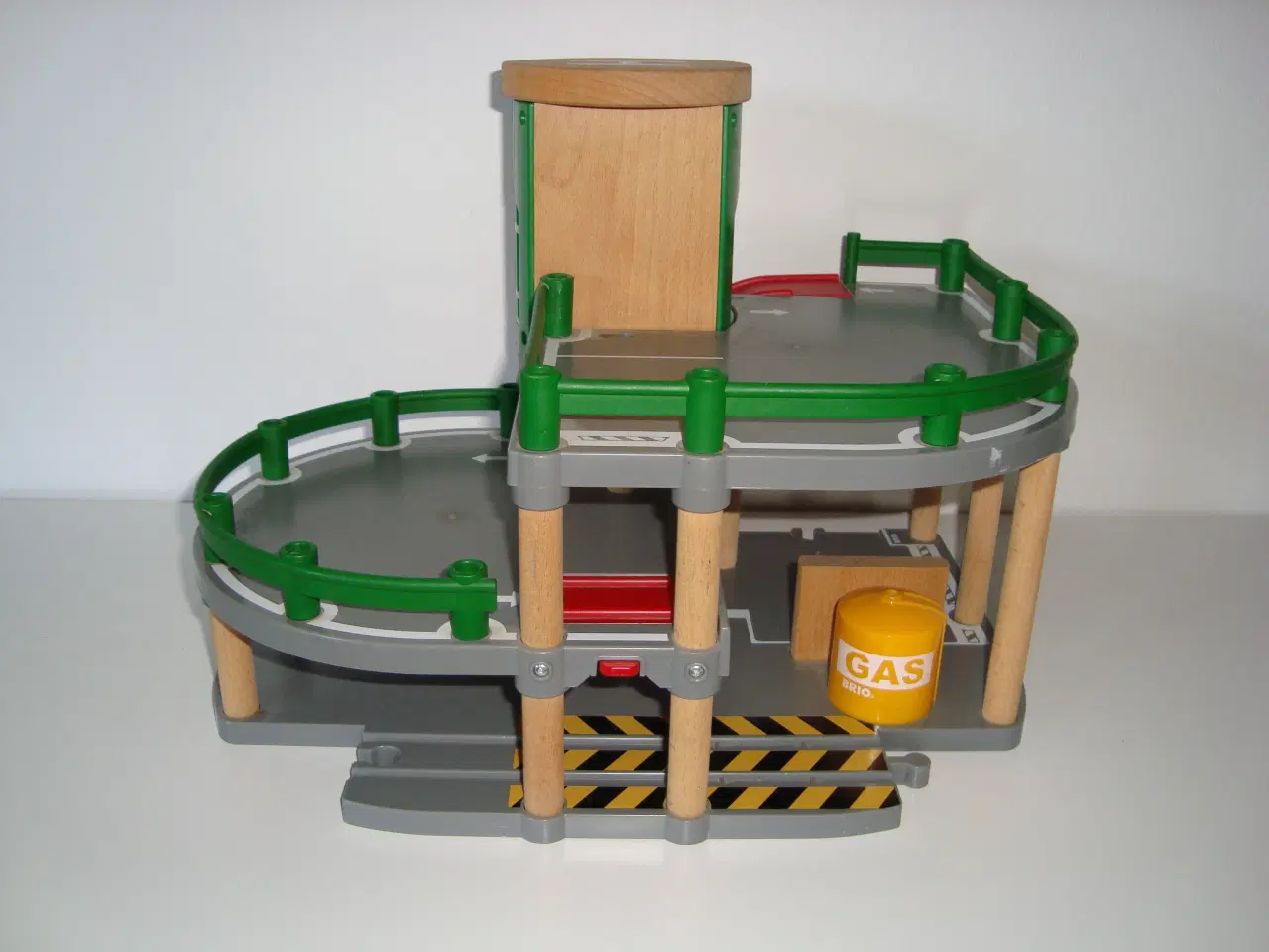 Billede 3 - BRIO P-hus