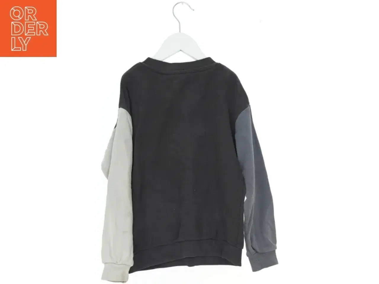 Billede 2 - Black Panther sweatshirt fra H&M (str. 122)
