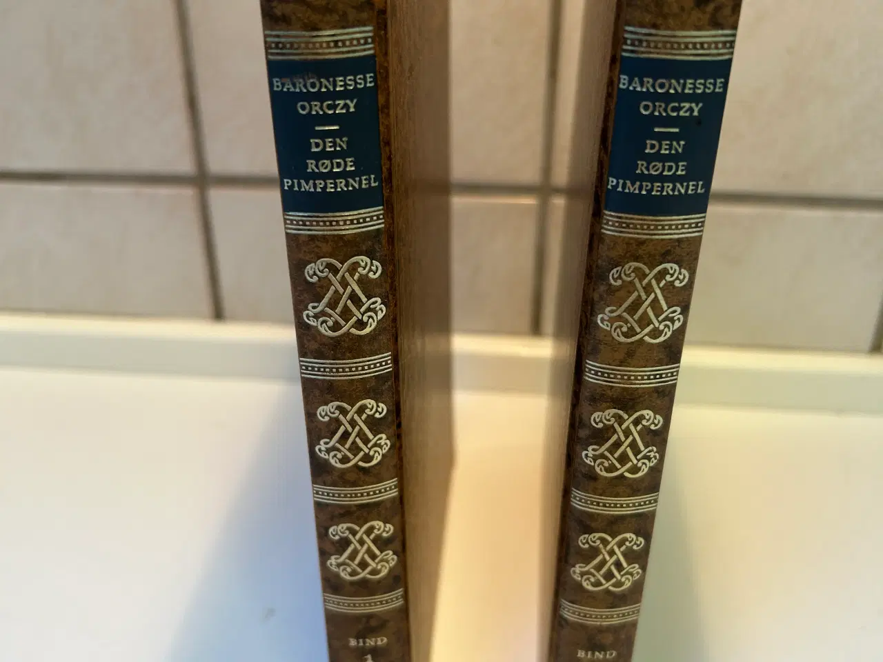 Billede 6 - 2 bind Den røde Pimpernel