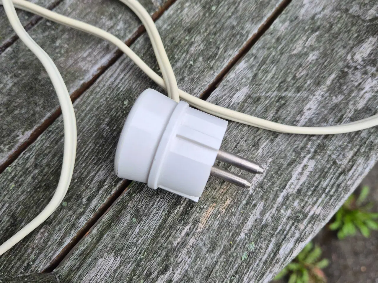 Billede 15 - Herlig ungarsk retrolampe med bred lyseblå skærm