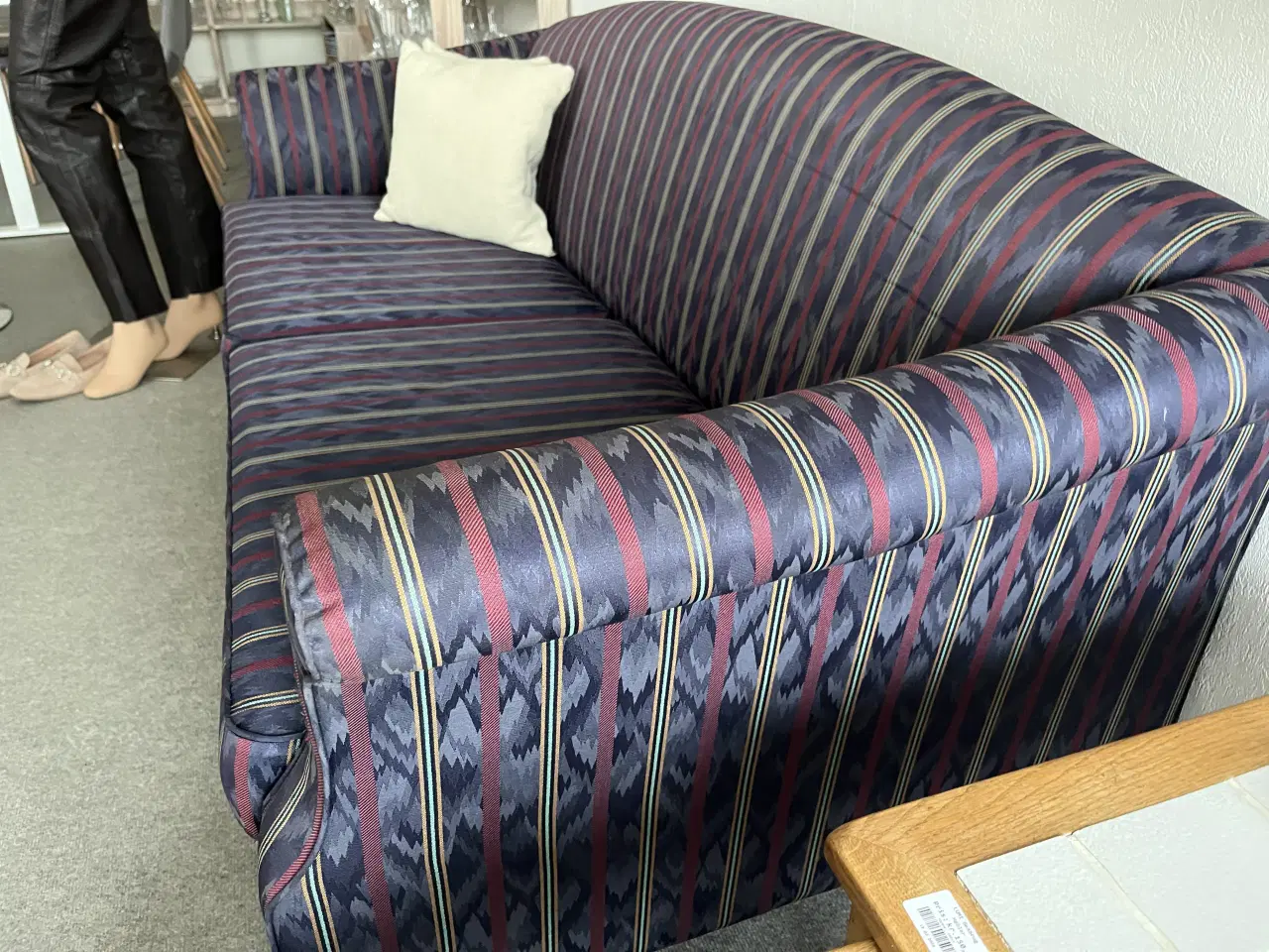 Billede 3 - Flot sofa fremstår som ny