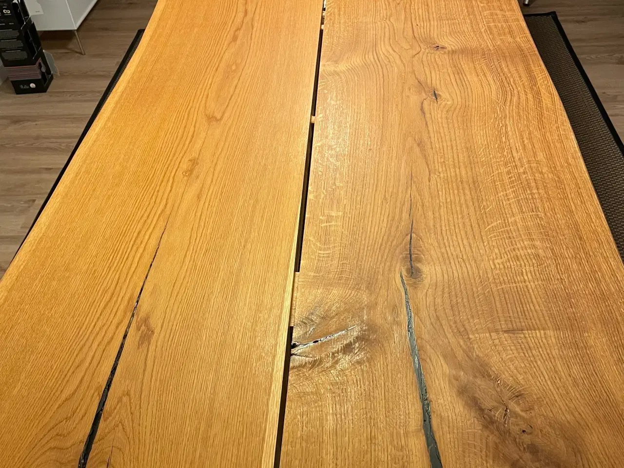 Billede 3 - Plankebord i massiv olieret Egetræ m/6 stole.