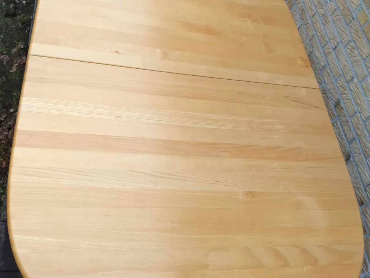 Billede 3 - Spisebord med 2 stole 