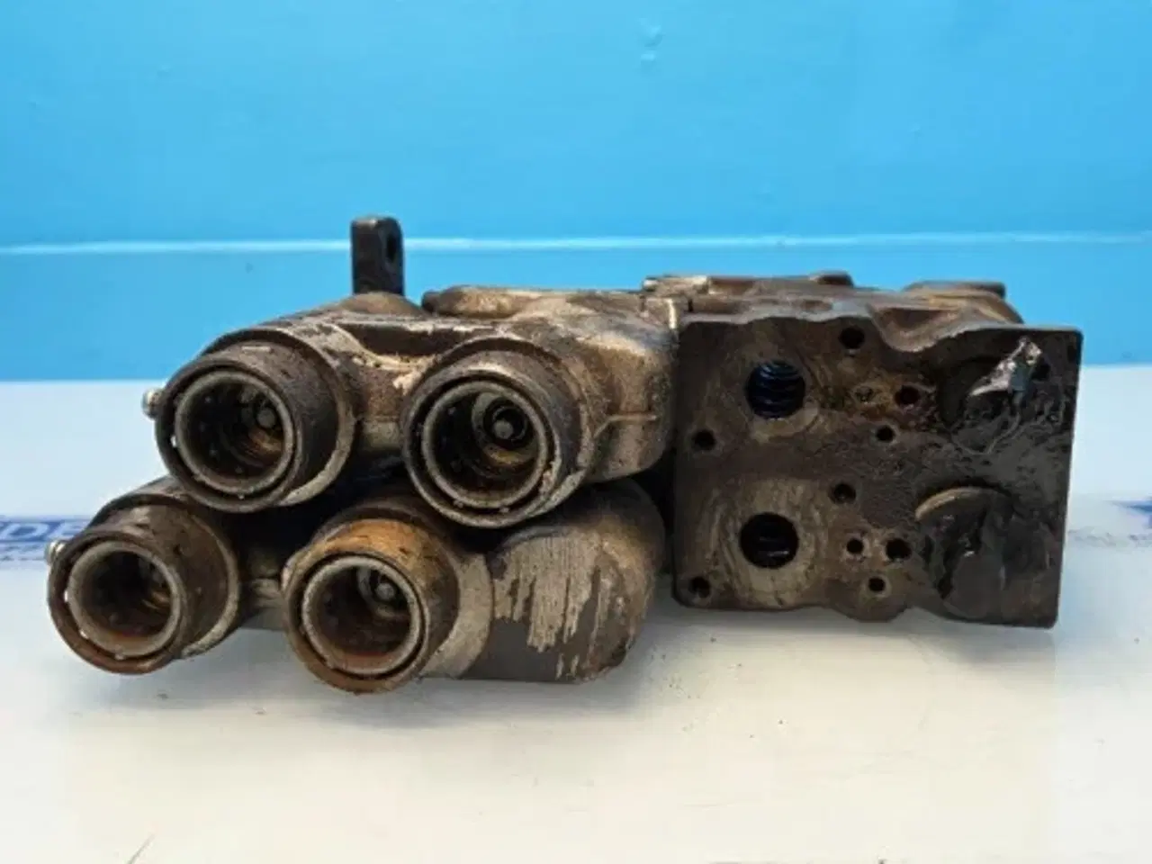 Billede 17 - Ford 8340 Styreventil 81864873