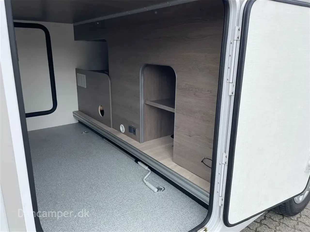 Billede 6 - 2020 - Chausson Titanium 767   Netop hjemkommet UNDER KLARGØRING Enkeltsenge, Smart-Lounge indretning, 170Hk Ford, AUT.