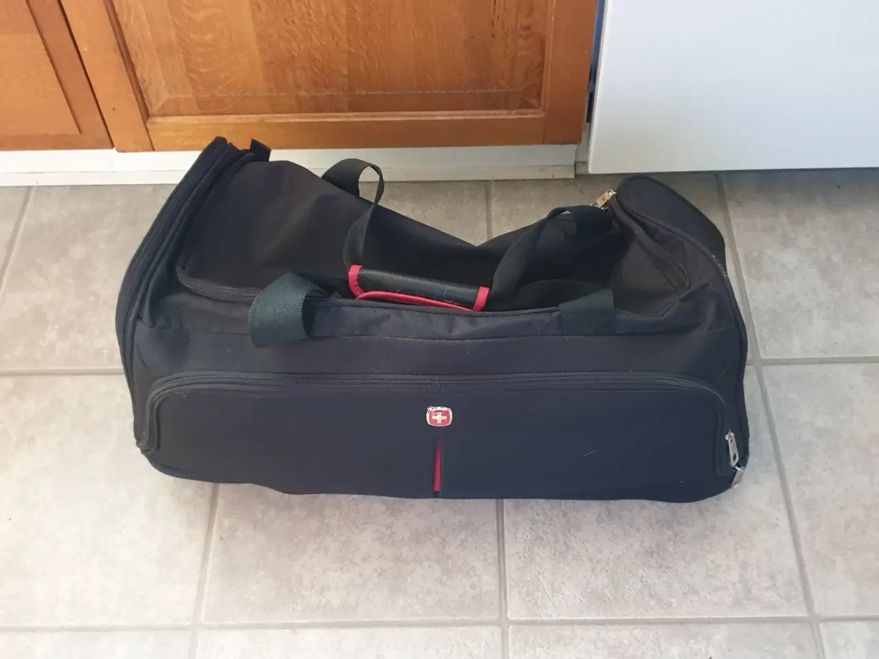 Billede 1 - Rejsetaske NY m trolley stor SE 2 fotos