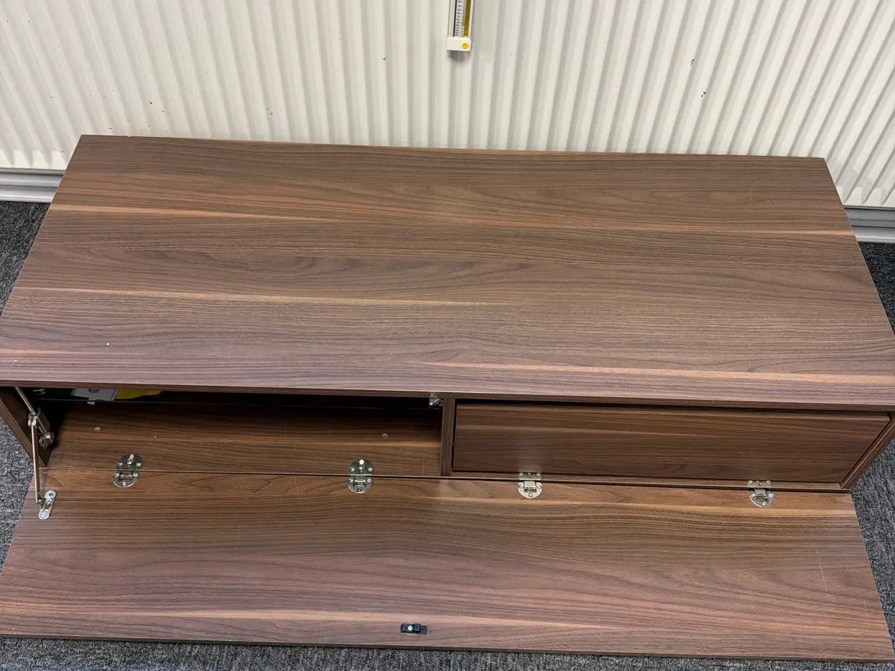 Billede 2 - TV-bord i valnød