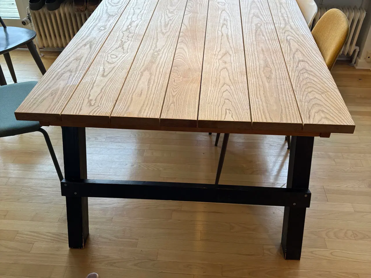 Billede 1 - Spisebord i eg