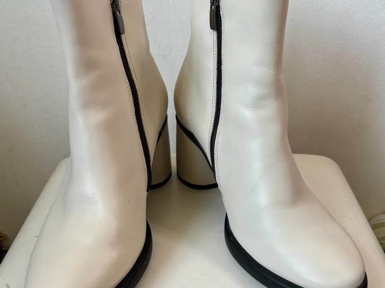 Billede 1 - Ecco, hvide støvler, str 42