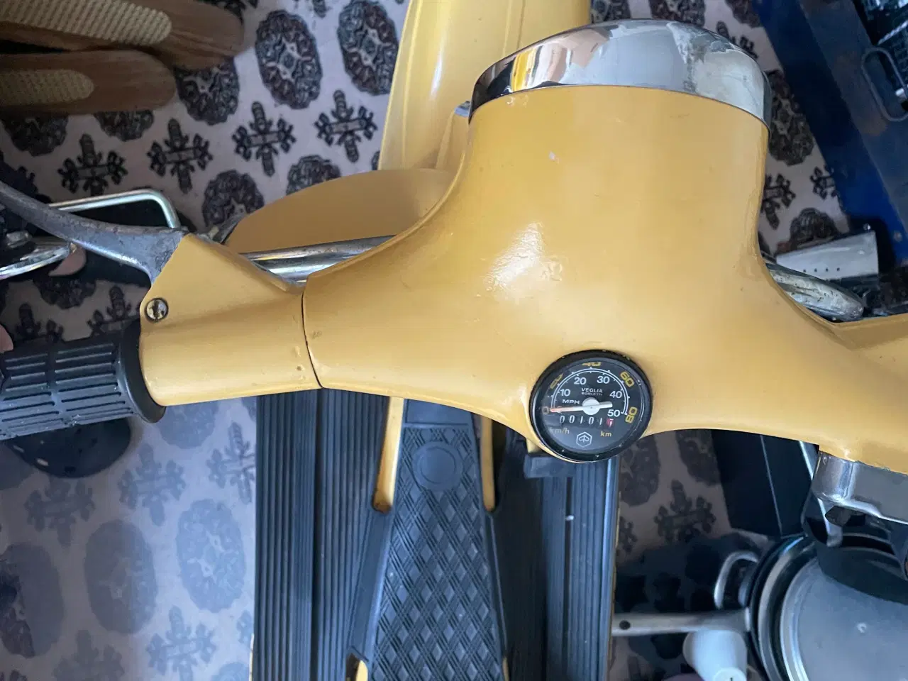 Billede 4 - Gul Vespa