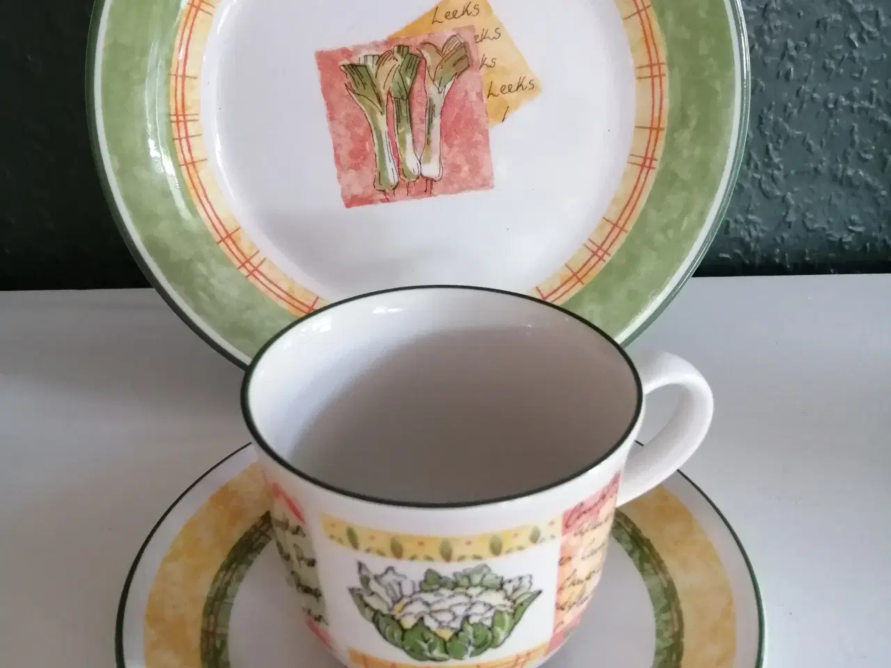 Billede 1 - Kaffestel /Testel 4 Personer 16dele