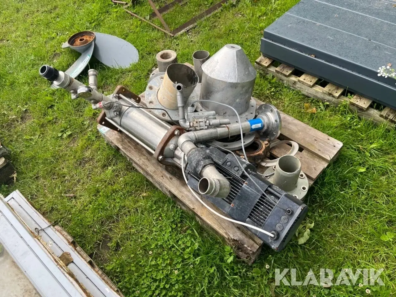 Billede 4 - Motor/Pumpe og diverse andre metaldele