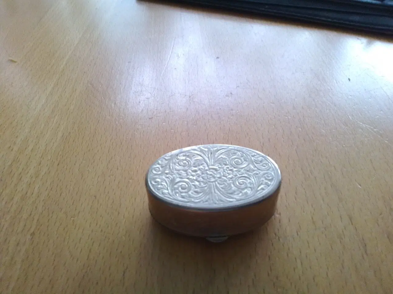 Billede 7 - 2 pilleæsker i metal