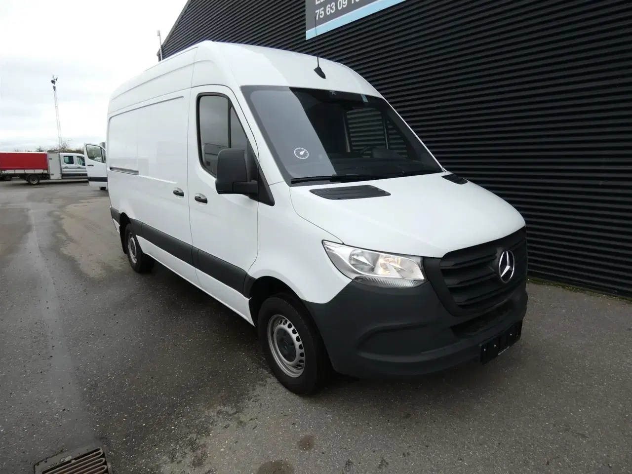 Billede 2 - Mercedes-Benz Sprinter 319 2,0 CDI A2 H2 RWD 9G-Tronic 190HK Van Aut.