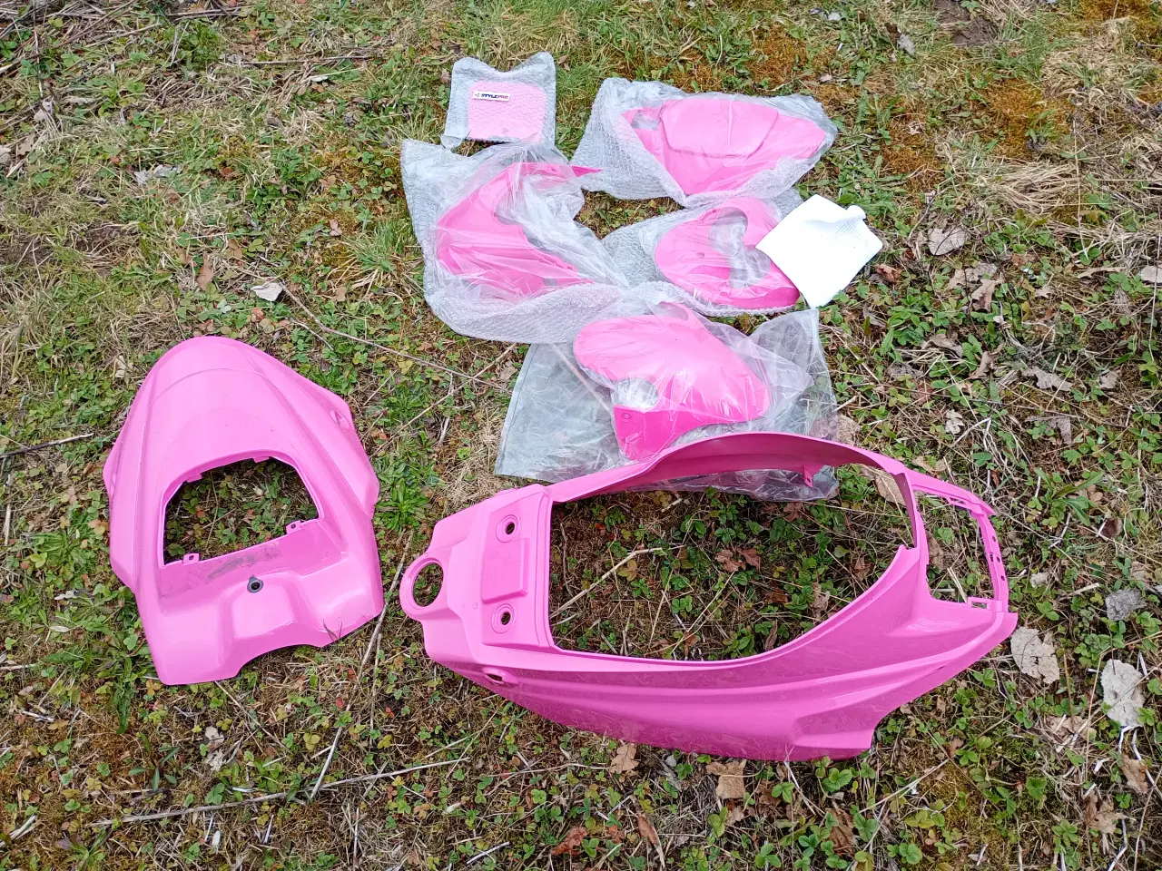 Billede 2 - Komplet skjoldsæt sælges Passer til pgo hot 50/Big