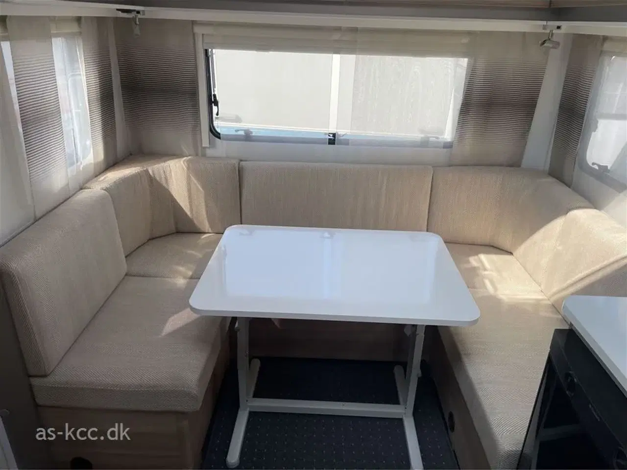 Billede 7 - 2015 - Adria Altea 472 PU   Adria Altea 472 PU årgang 2015.XT mover, Markise med sider, Air Con, Sun Shine uden front, Isabella Commodore 3 m telt, Cosy Corner.
