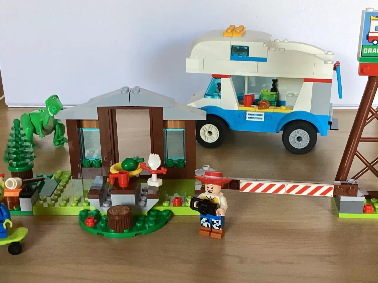 Billede 5 - Lego Autocamper ferie nr. 10769 i flot stand, prod