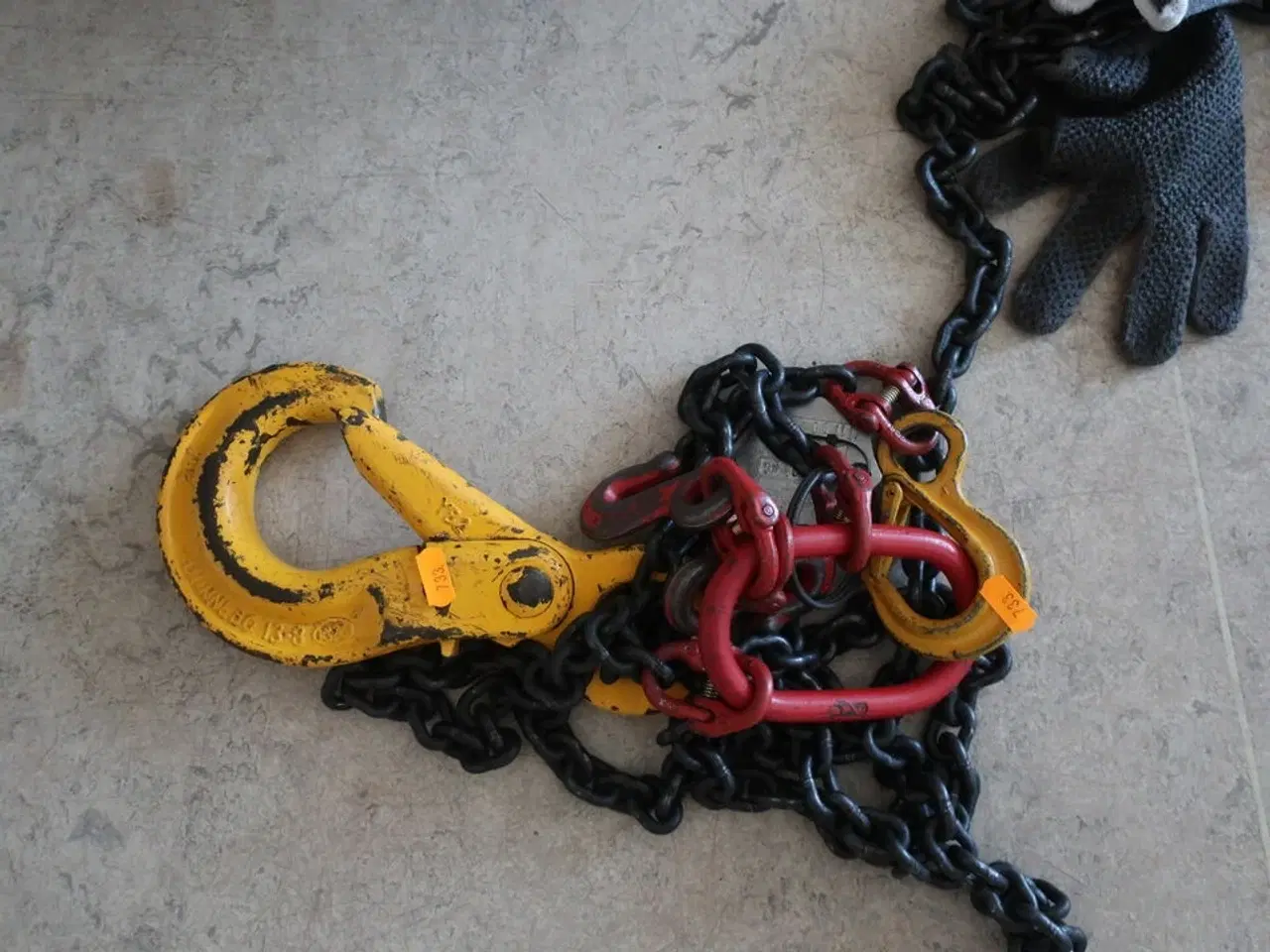 Billede 2 - Kasse på hjul inkl. indhold (div. løftegrej)