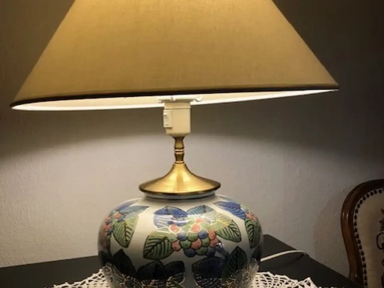 Billede 1 - Bordlampe med blåt mønster