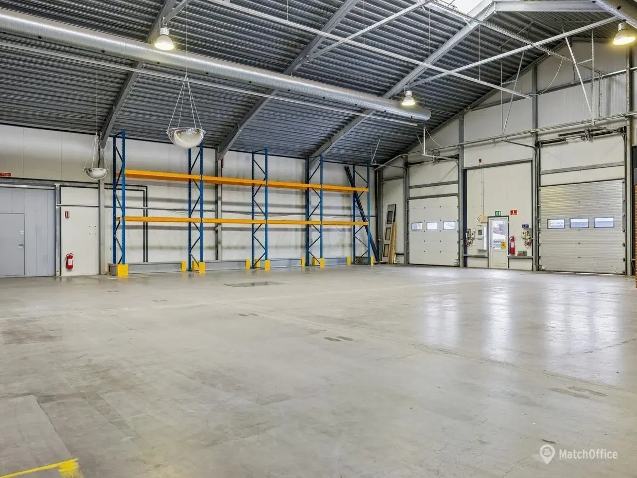 Billede 4 - 2 200 m² isolerede lagerhaller nær E20 på Holkebjergvej i Odense