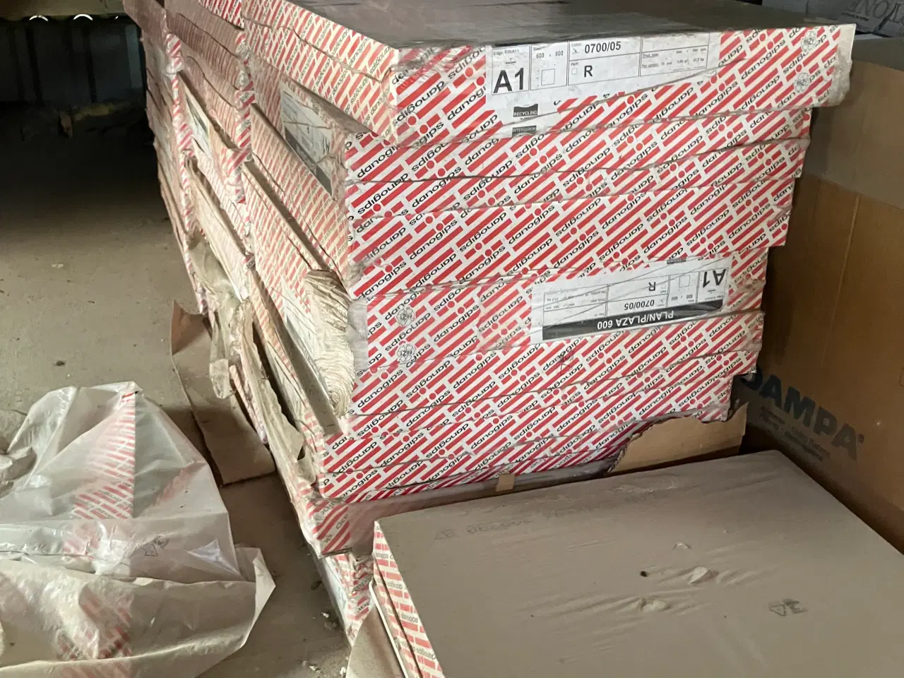 Billede 1 - Gibsplader 60x60 akustisk og almindelig 50- pr m2