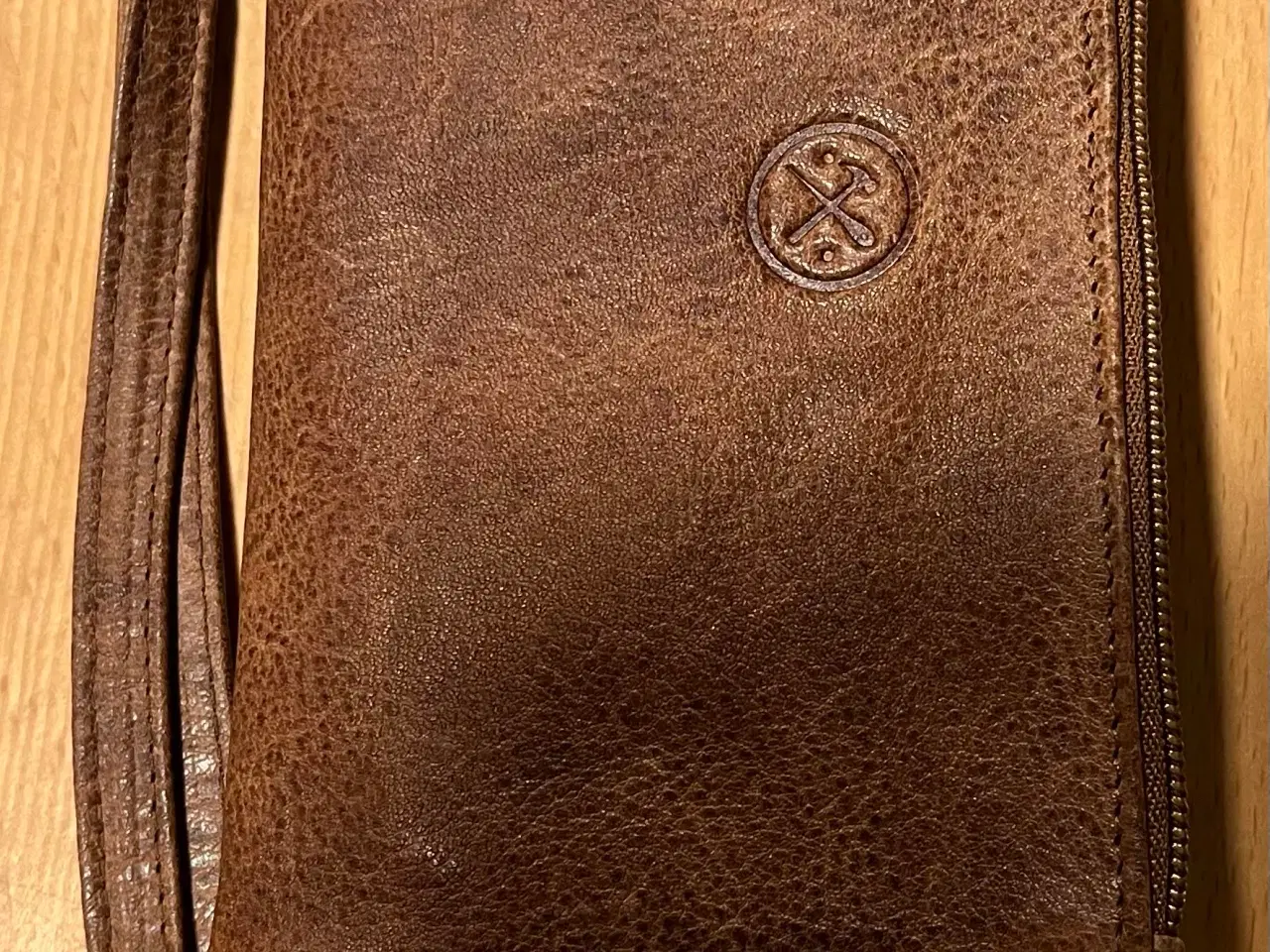 Billede 1 - “Hide stitches” skind pung