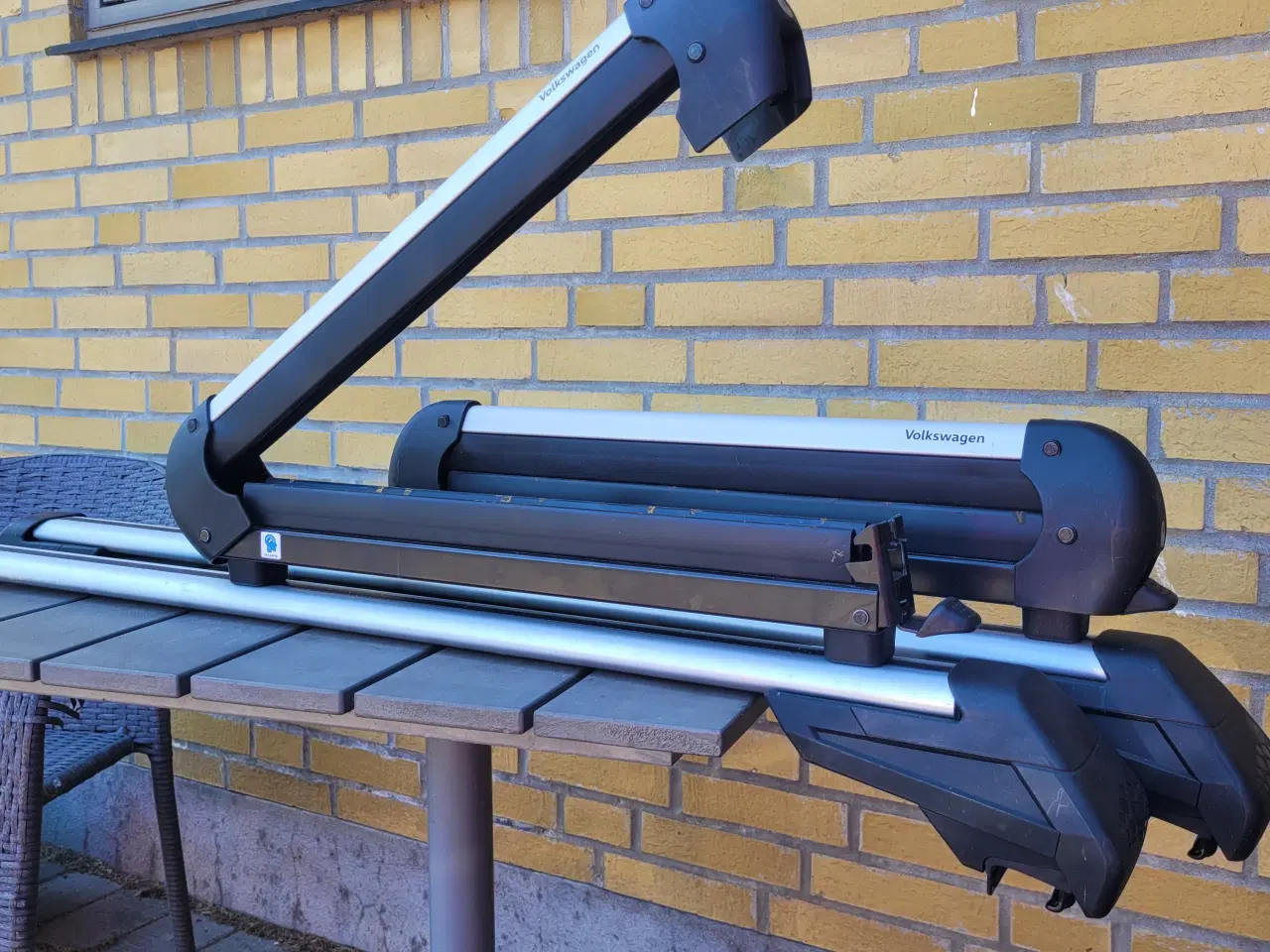 Billede 2 - Originale tagbøjle og skiklemmer til ID.4 