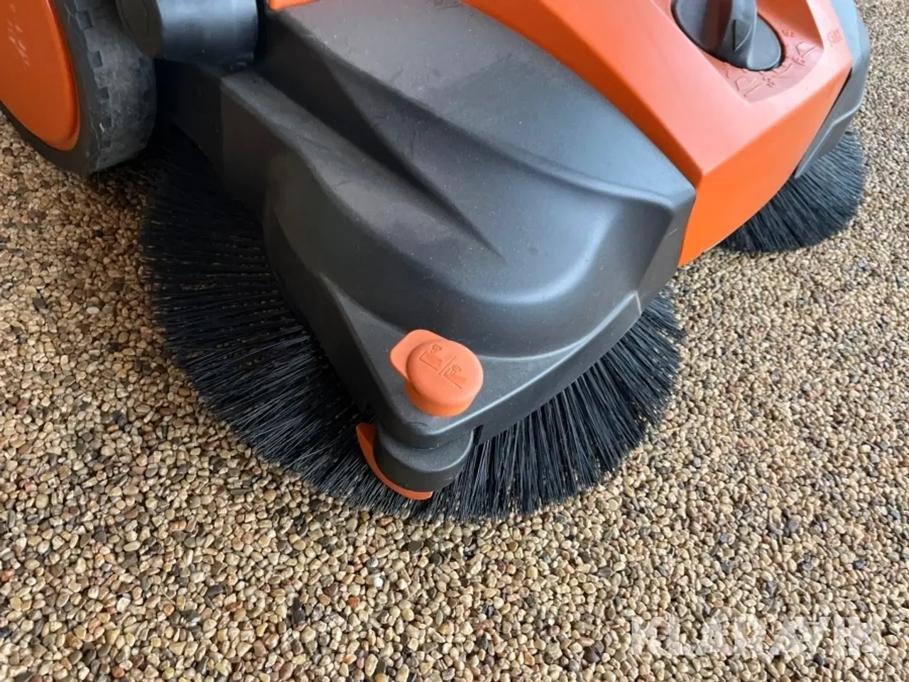Billede 3 - Fejemaskine Stihl KGA 770