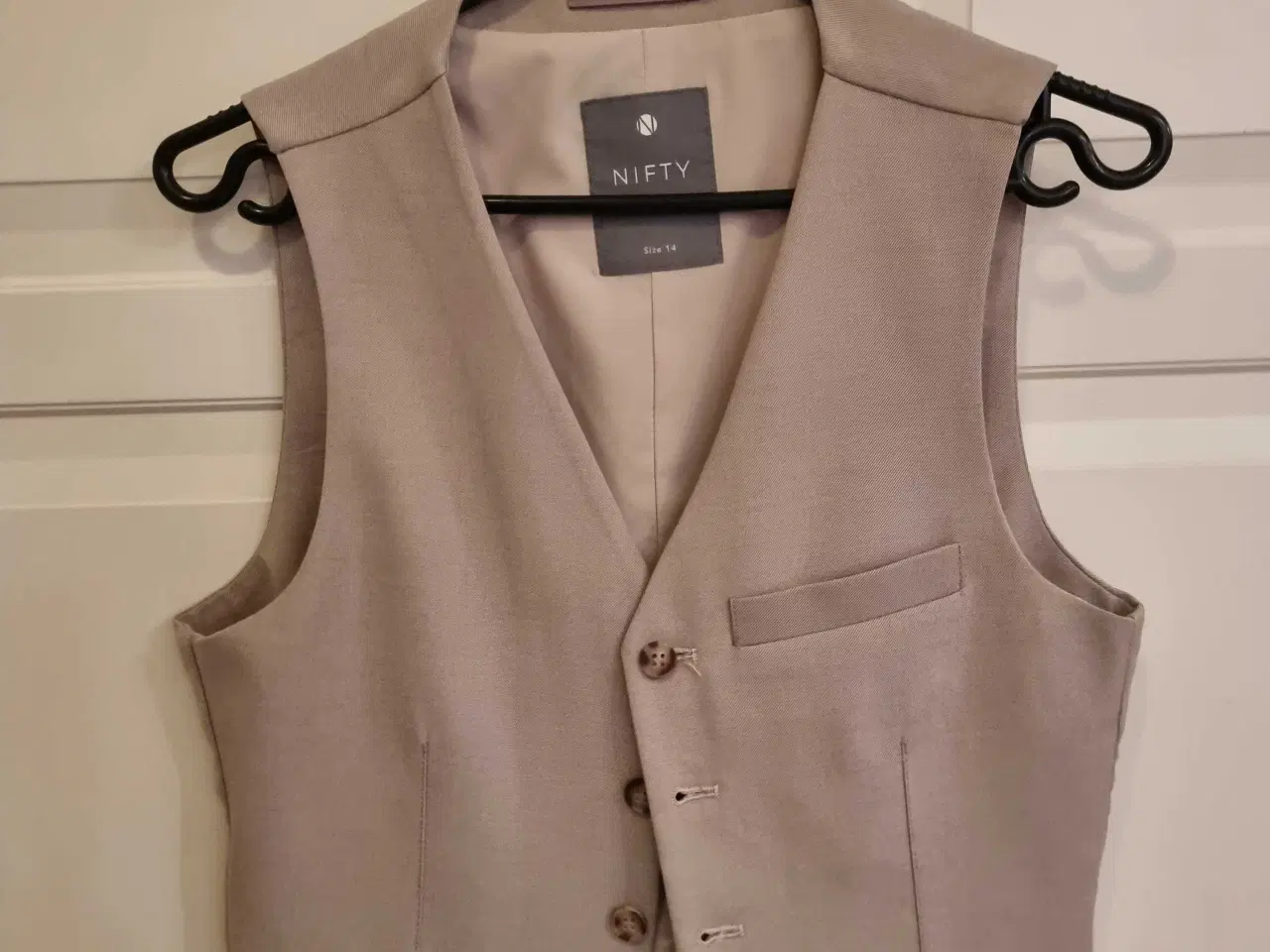 Billede 9 - Smuk og enkelt drenge konfirmations sæt