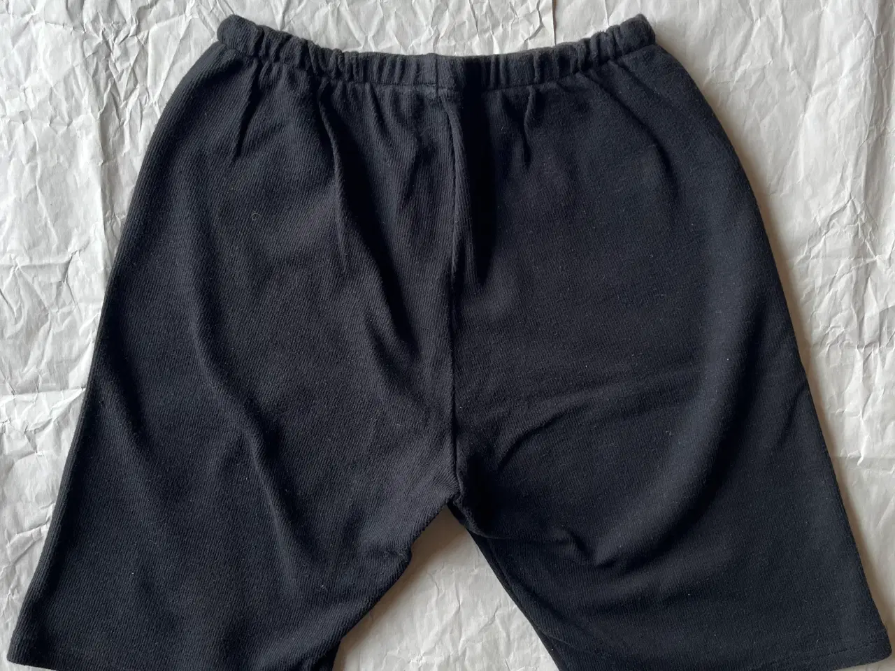 Billede 4 - Shorts sorte M-L