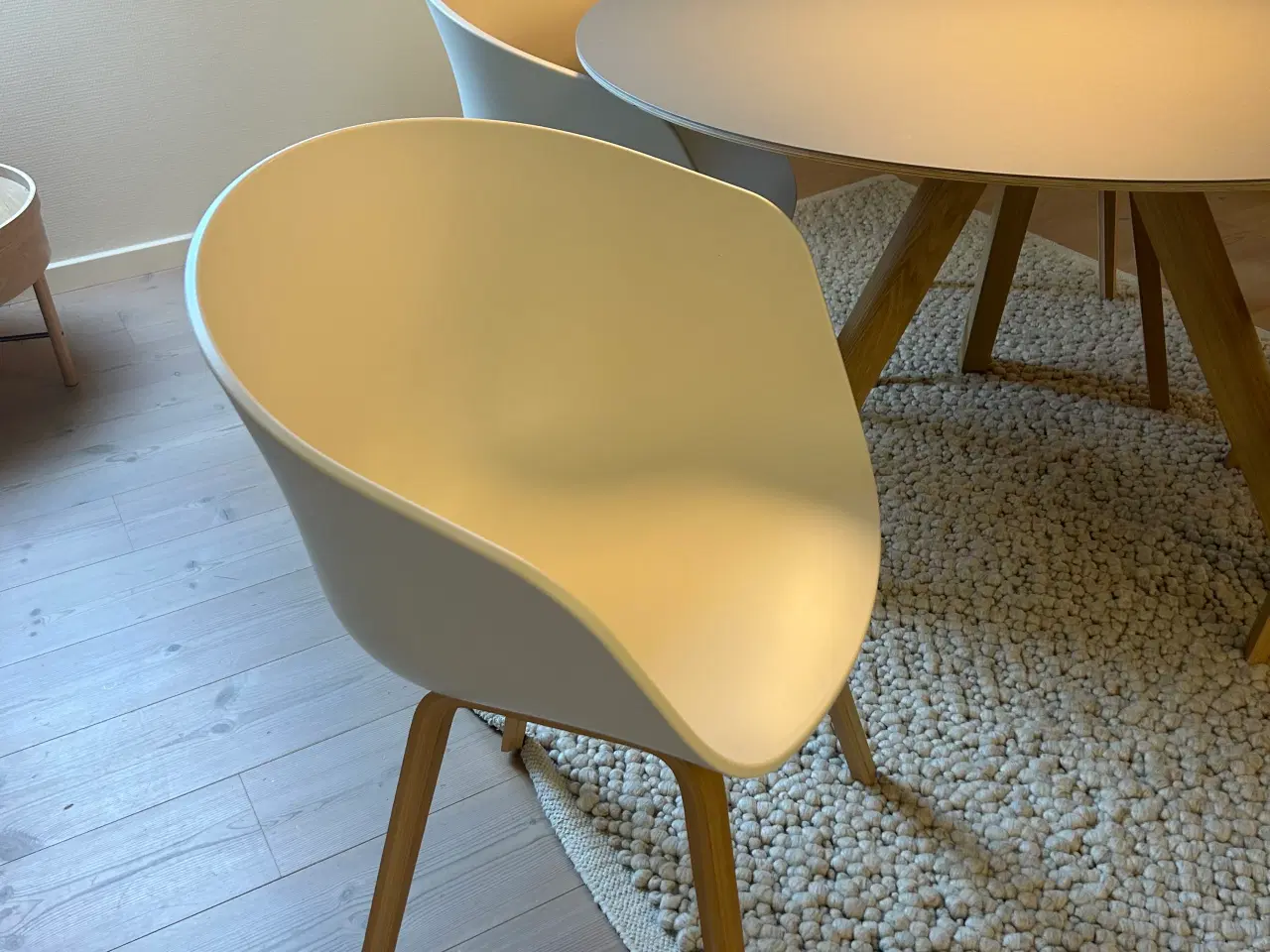 Billede 2 - HAY sæt med bord og 4 stole 